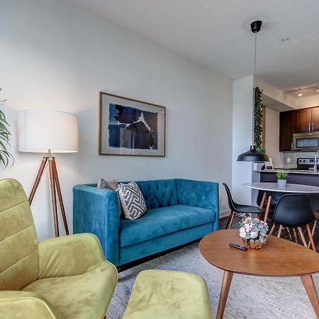 The Benetton Suite - Square One 1 Bedroom + Den + 1 Parking Mississauga Exterior foto
