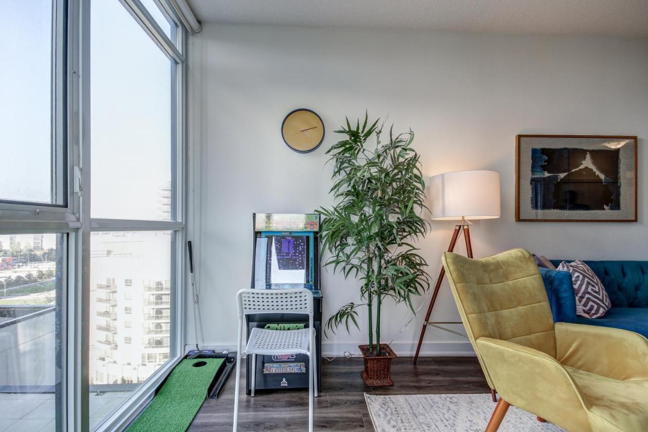 The Benetton Suite - Square One 1 Bedroom + Den + 1 Parking Mississauga Exterior foto